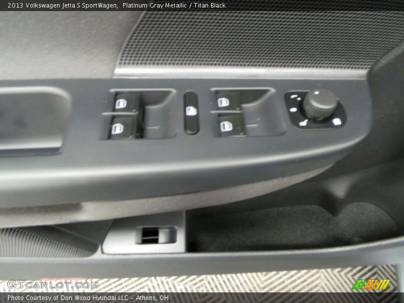 Platinum Gray Metallic / Titan Black 2013 Volkswagen Jetta S SportWagen