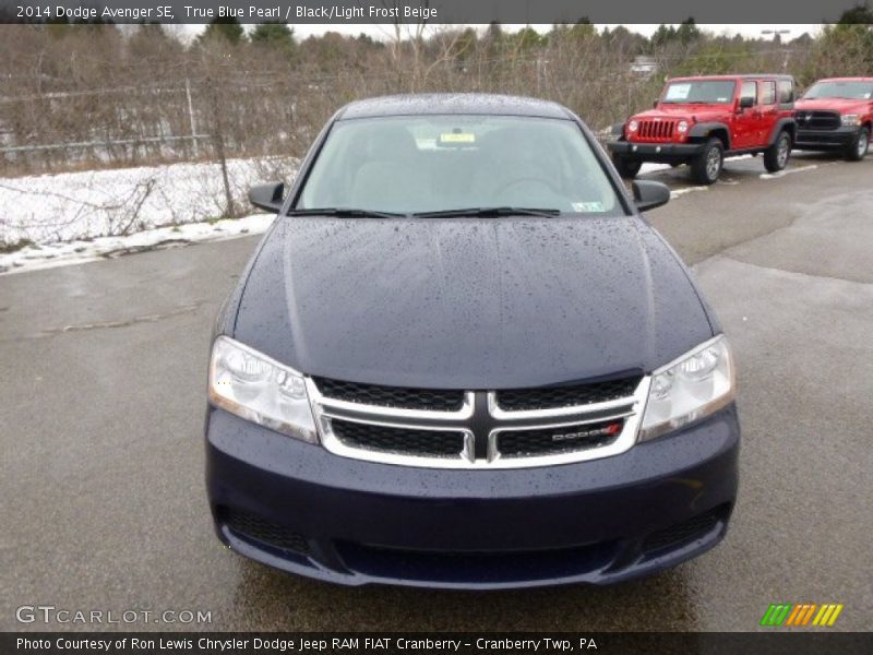 True Blue Pearl / Black/Light Frost Beige 2014 Dodge Avenger SE