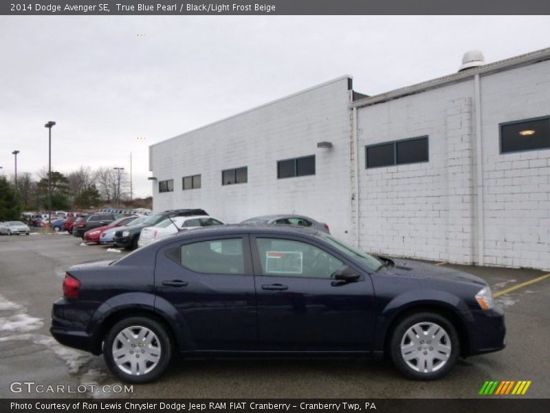 True Blue Pearl / Black/Light Frost Beige 2014 Dodge Avenger SE