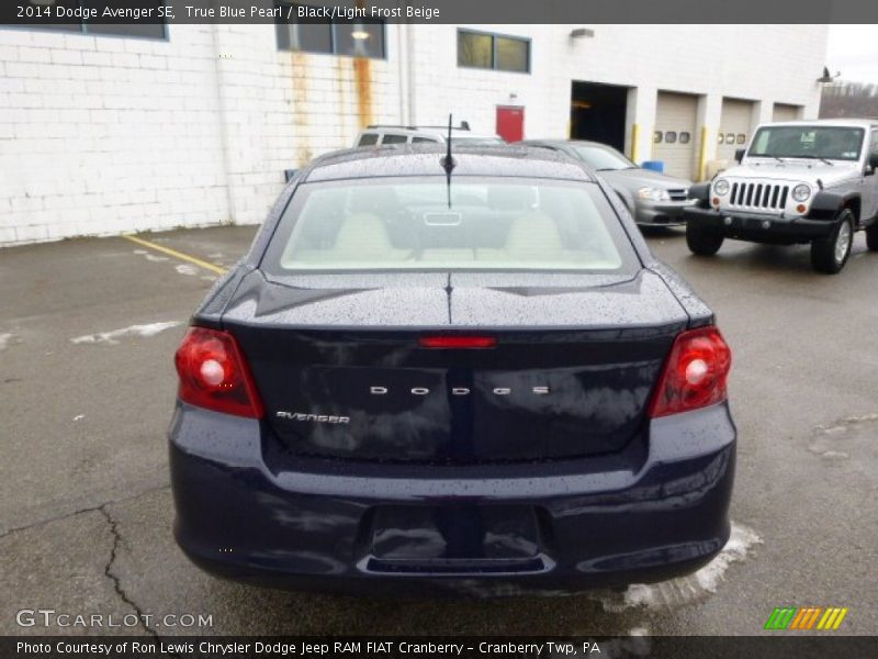 True Blue Pearl / Black/Light Frost Beige 2014 Dodge Avenger SE