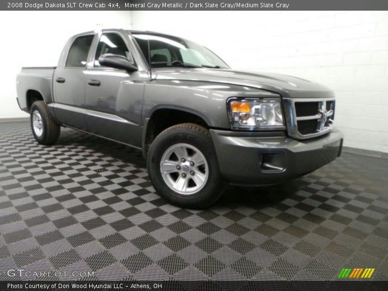 Front 3/4 View of 2008 Dakota SLT Crew Cab 4x4