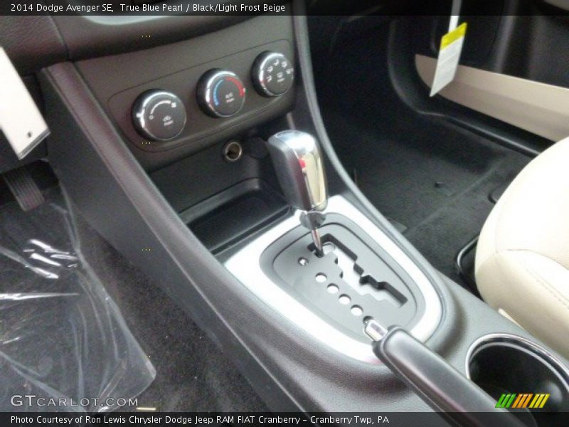 True Blue Pearl / Black/Light Frost Beige 2014 Dodge Avenger SE