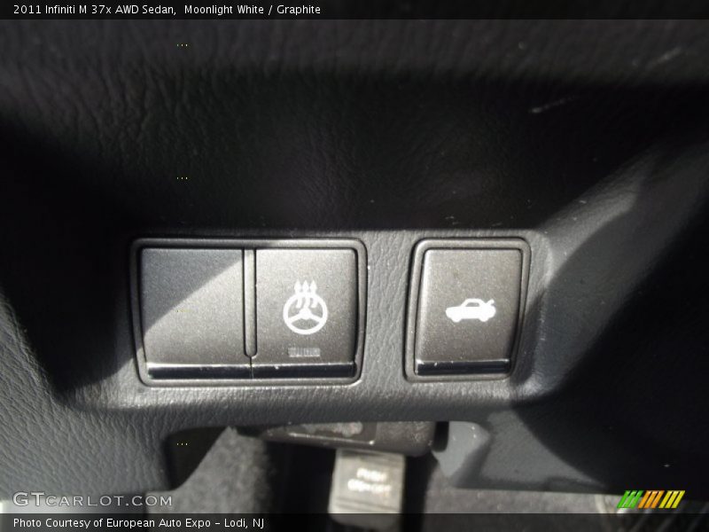 Moonlight White / Graphite 2011 Infiniti M 37x AWD Sedan