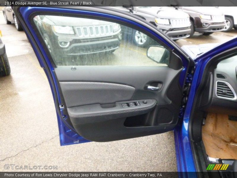 Blue Streak Pearl / Black 2014 Dodge Avenger SE