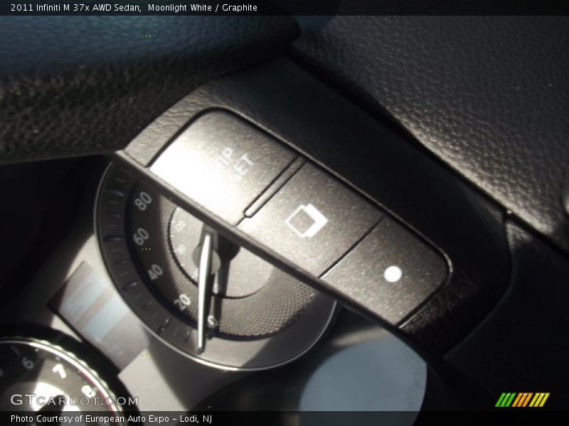Moonlight White / Graphite 2011 Infiniti M 37x AWD Sedan