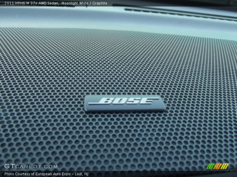 Moonlight White / Graphite 2011 Infiniti M 37x AWD Sedan