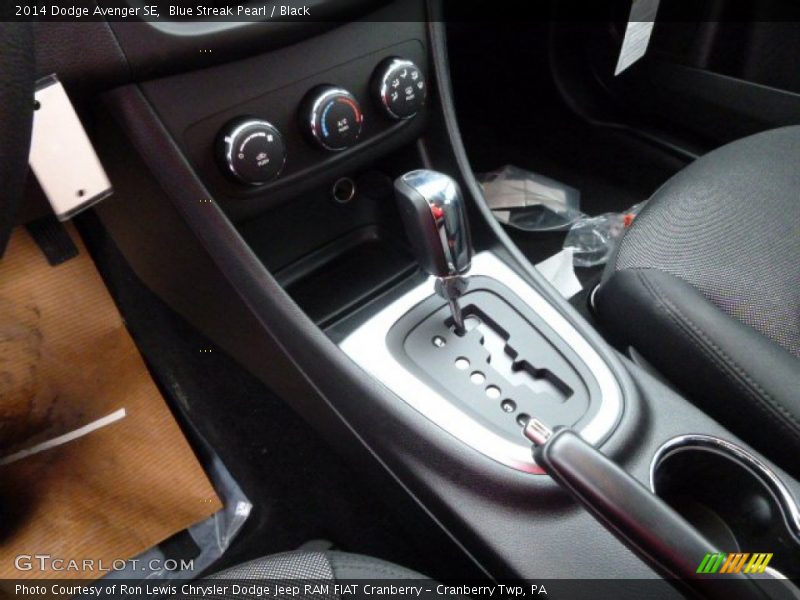 Blue Streak Pearl / Black 2014 Dodge Avenger SE