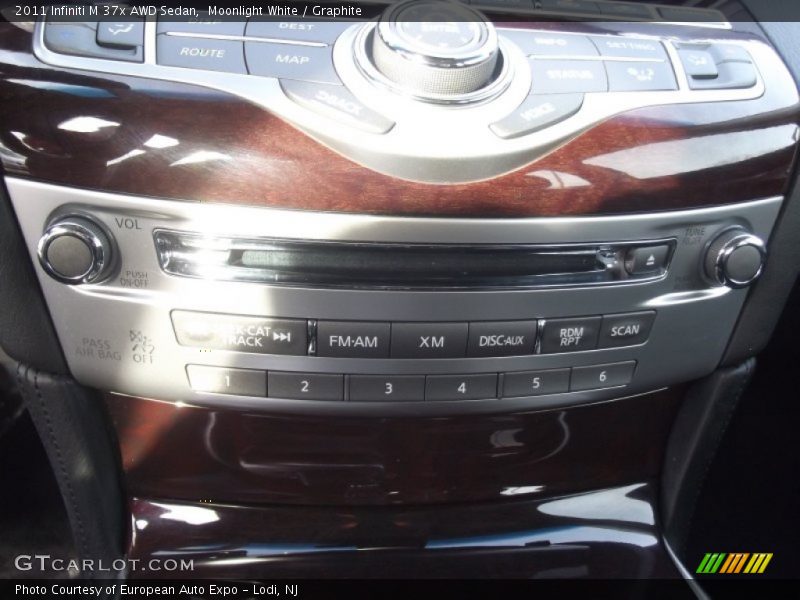 Moonlight White / Graphite 2011 Infiniti M 37x AWD Sedan