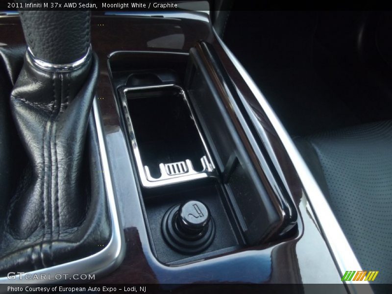 Moonlight White / Graphite 2011 Infiniti M 37x AWD Sedan