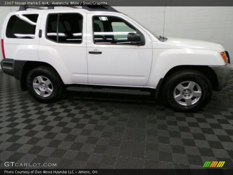 Avalanche White / Steel/Graphite 2007 Nissan Xterra S 4x4