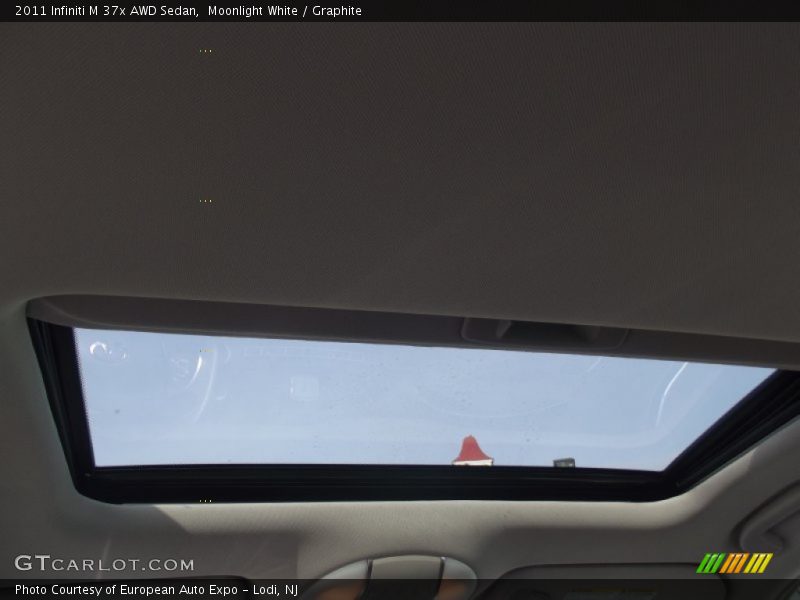 Moonlight White / Graphite 2011 Infiniti M 37x AWD Sedan