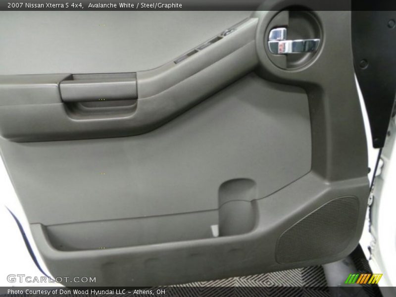 Avalanche White / Steel/Graphite 2007 Nissan Xterra S 4x4
