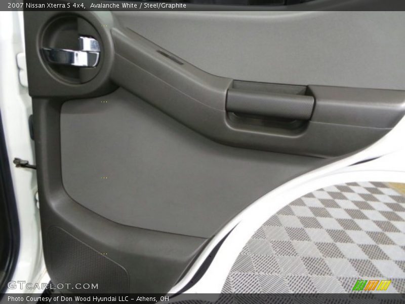 Avalanche White / Steel/Graphite 2007 Nissan Xterra S 4x4