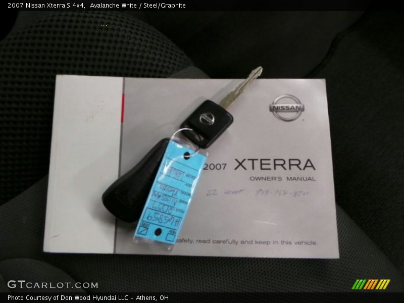Avalanche White / Steel/Graphite 2007 Nissan Xterra S 4x4