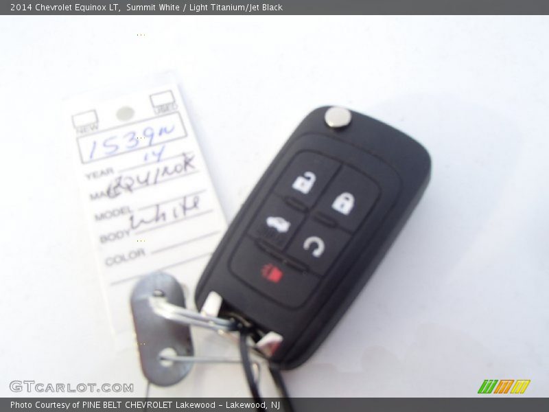 Summit White / Light Titanium/Jet Black 2014 Chevrolet Equinox LT
