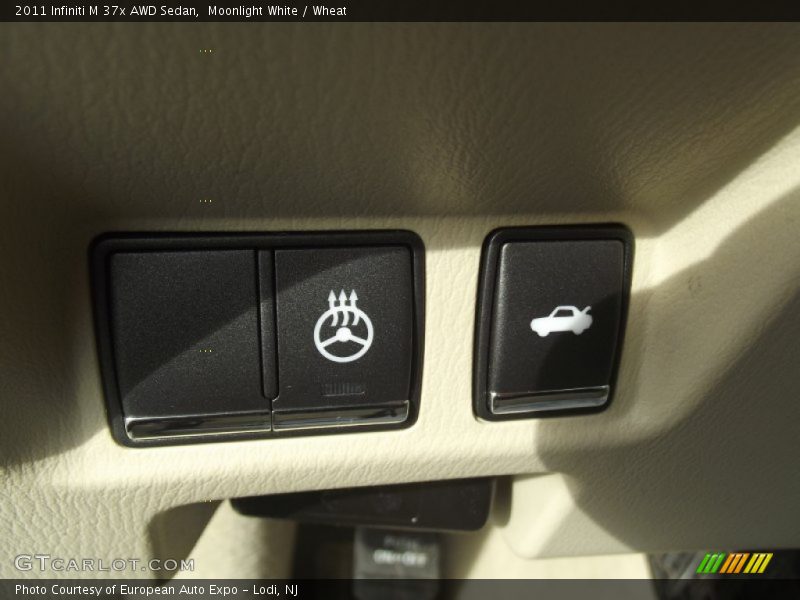 Moonlight White / Wheat 2011 Infiniti M 37x AWD Sedan
