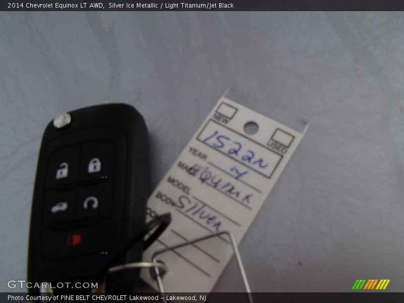 Silver Ice Metallic / Light Titanium/Jet Black 2014 Chevrolet Equinox LT AWD