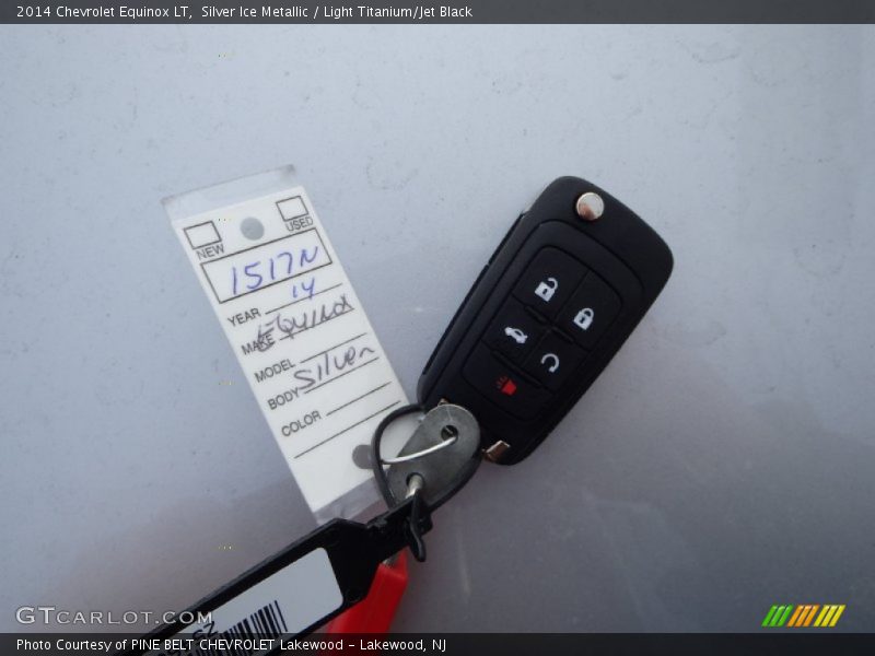 Silver Ice Metallic / Light Titanium/Jet Black 2014 Chevrolet Equinox LT