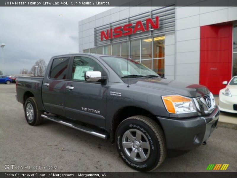 Front 3/4 View of 2014 Titan SV Crew Cab 4x4
