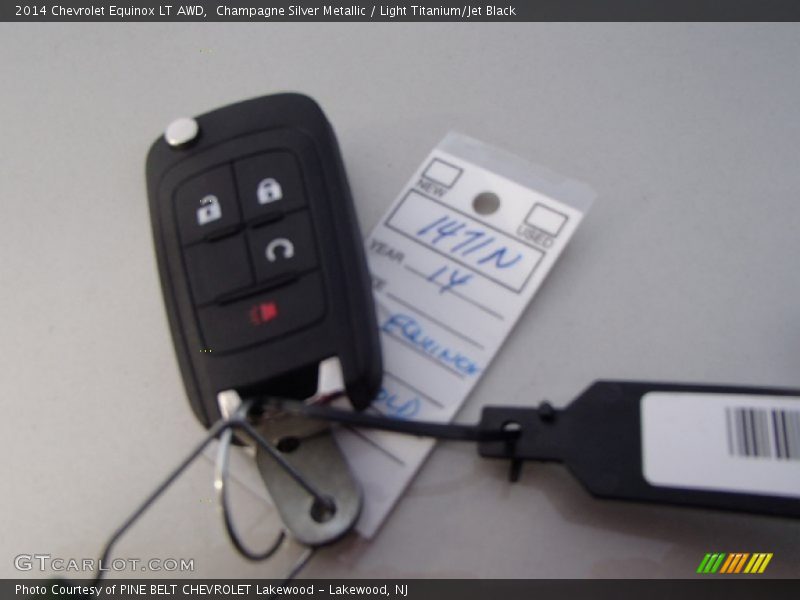 Champagne Silver Metallic / Light Titanium/Jet Black 2014 Chevrolet Equinox LT AWD