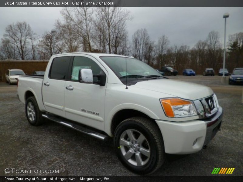 Front 3/4 View of 2014 Titan SL Crew Cab 4x4