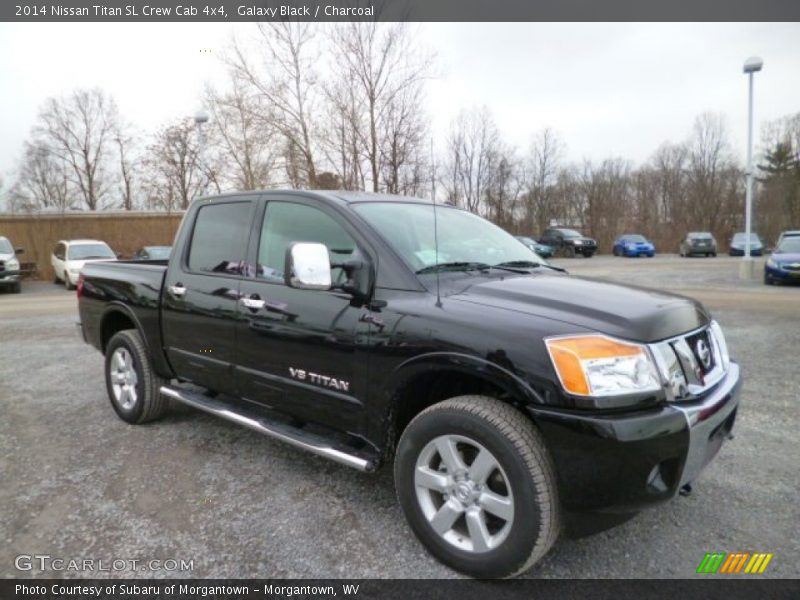 Front 3/4 View of 2014 Titan SL Crew Cab 4x4