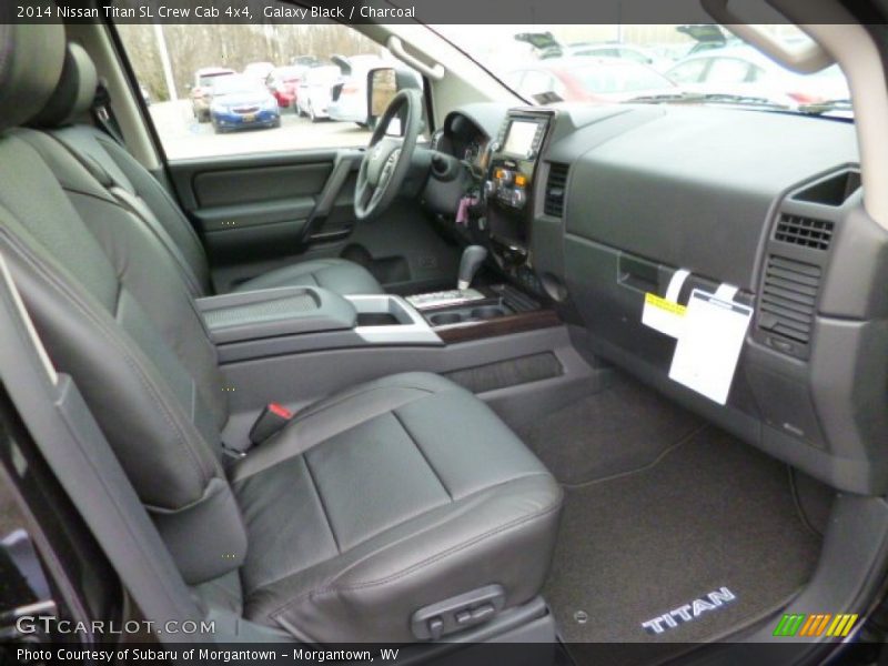  2014 Titan SL Crew Cab 4x4 Charcoal Interior