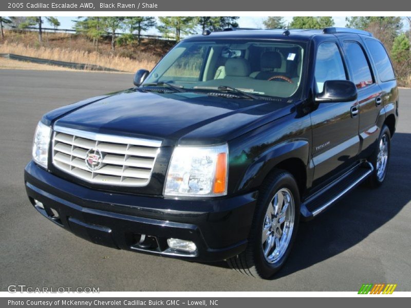 Front 3/4 View of 2005 Escalade AWD