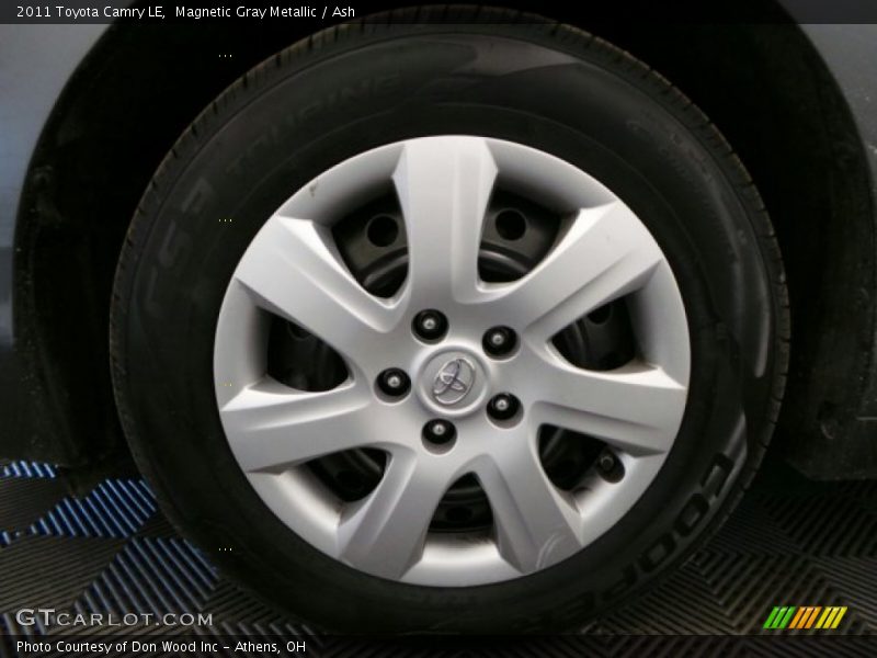 Magnetic Gray Metallic / Ash 2011 Toyota Camry LE