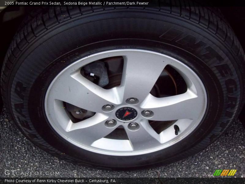 Sedona Beige Metallic / Parchment/Dark Pewter 2005 Pontiac Grand Prix Sedan
