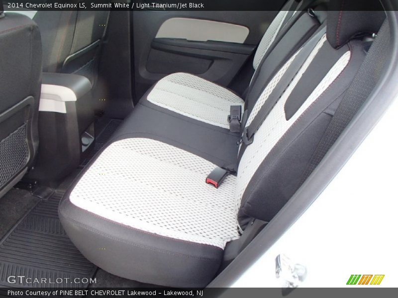 Summit White / Light Titanium/Jet Black 2014 Chevrolet Equinox LS