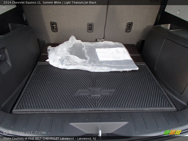 Summit White / Light Titanium/Jet Black 2014 Chevrolet Equinox LS