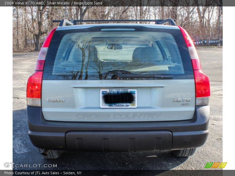Silver Metallic / Beige/Light Sand 2004 Volvo XC70 AWD