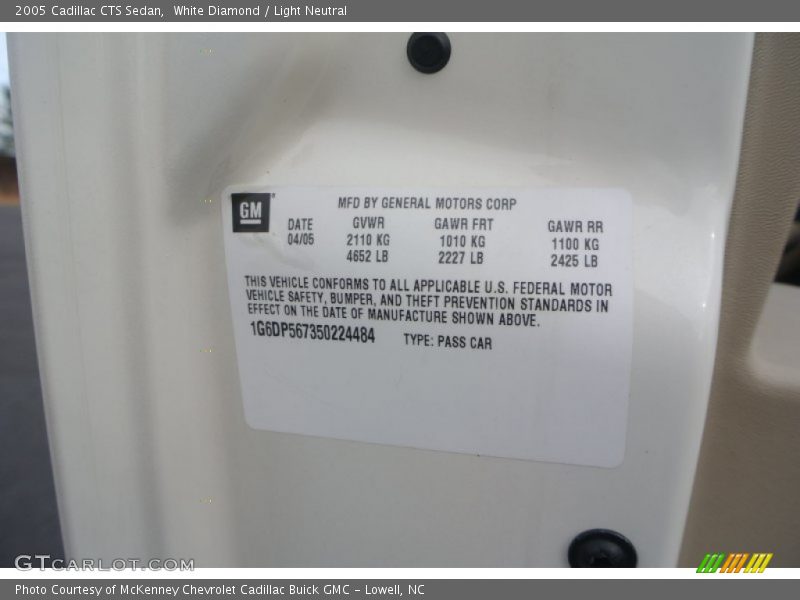 White Diamond / Light Neutral 2005 Cadillac CTS Sedan