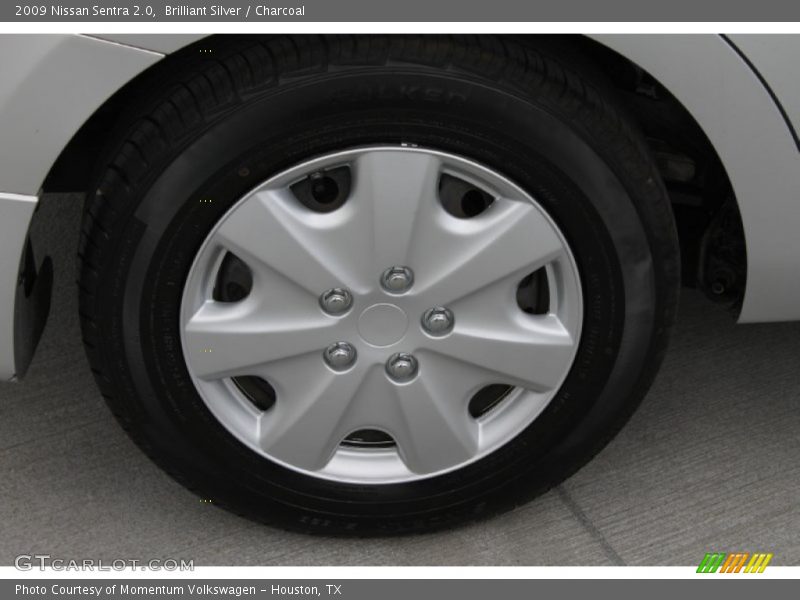 Brilliant Silver / Charcoal 2009 Nissan Sentra 2.0