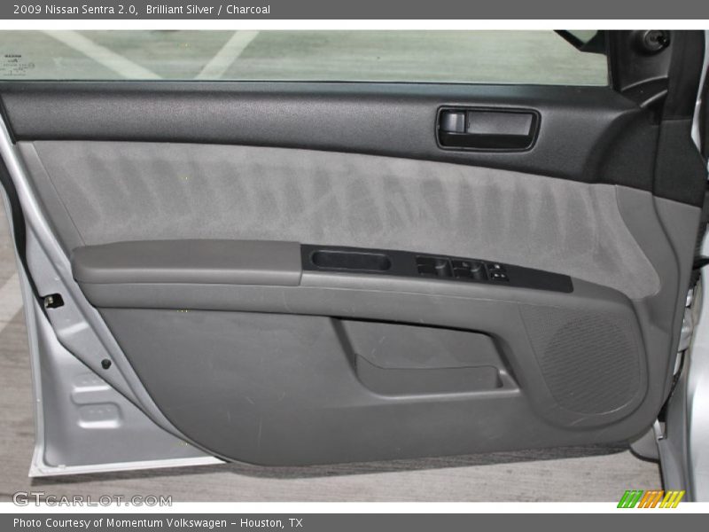 Brilliant Silver / Charcoal 2009 Nissan Sentra 2.0