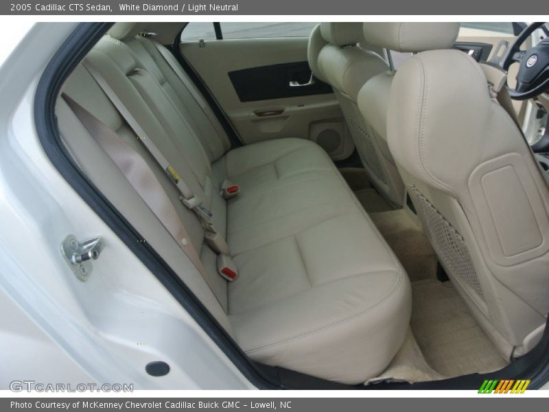 White Diamond / Light Neutral 2005 Cadillac CTS Sedan