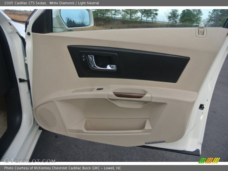 White Diamond / Light Neutral 2005 Cadillac CTS Sedan