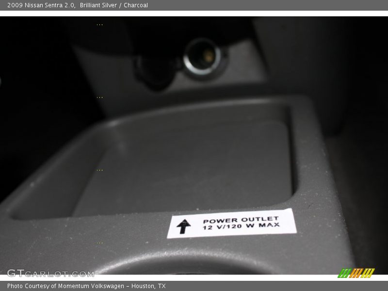 Brilliant Silver / Charcoal 2009 Nissan Sentra 2.0