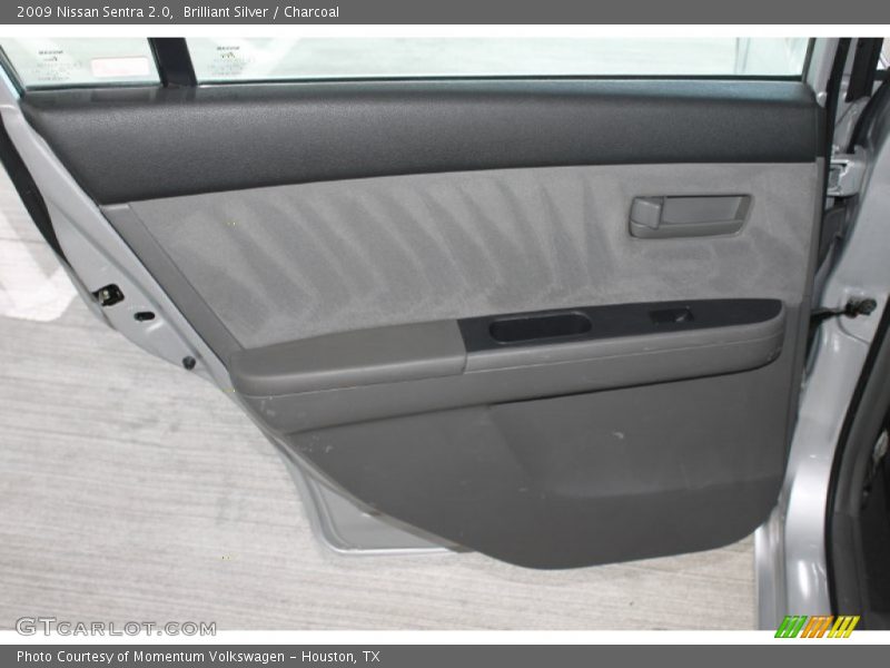 Brilliant Silver / Charcoal 2009 Nissan Sentra 2.0