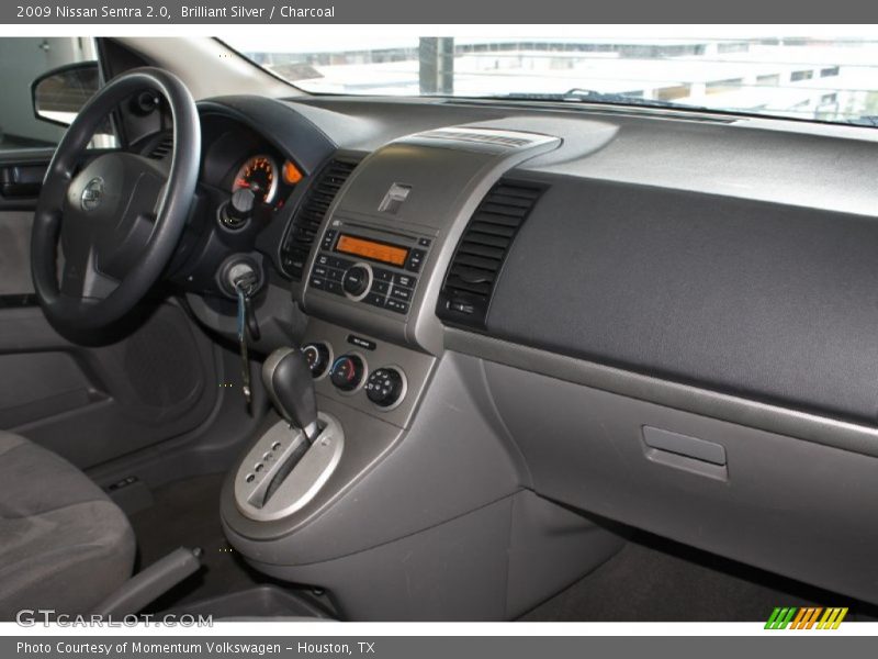 Brilliant Silver / Charcoal 2009 Nissan Sentra 2.0