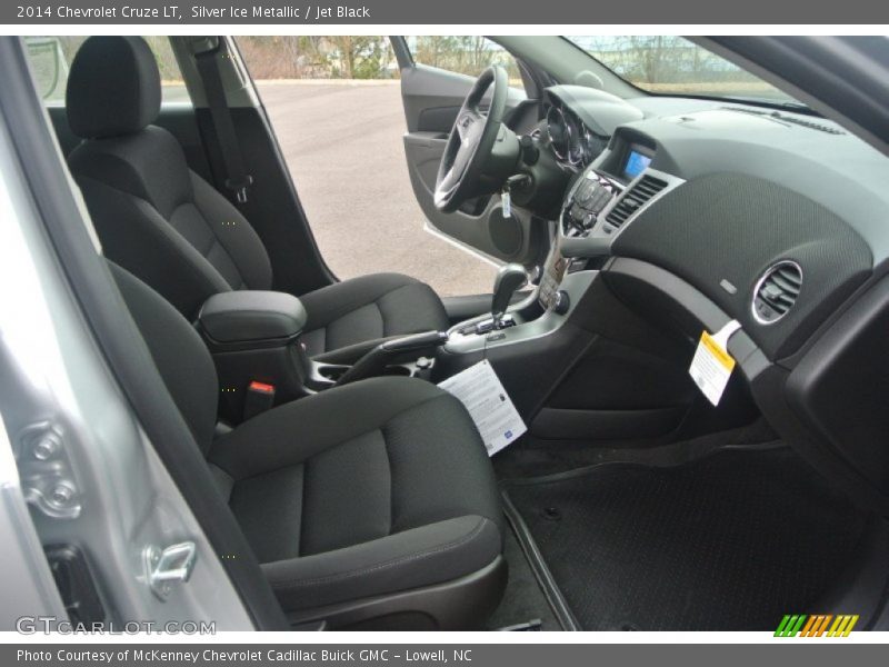 Silver Ice Metallic / Jet Black 2014 Chevrolet Cruze LT