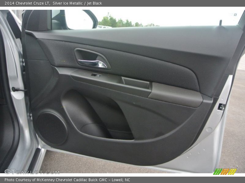 Silver Ice Metallic / Jet Black 2014 Chevrolet Cruze LT