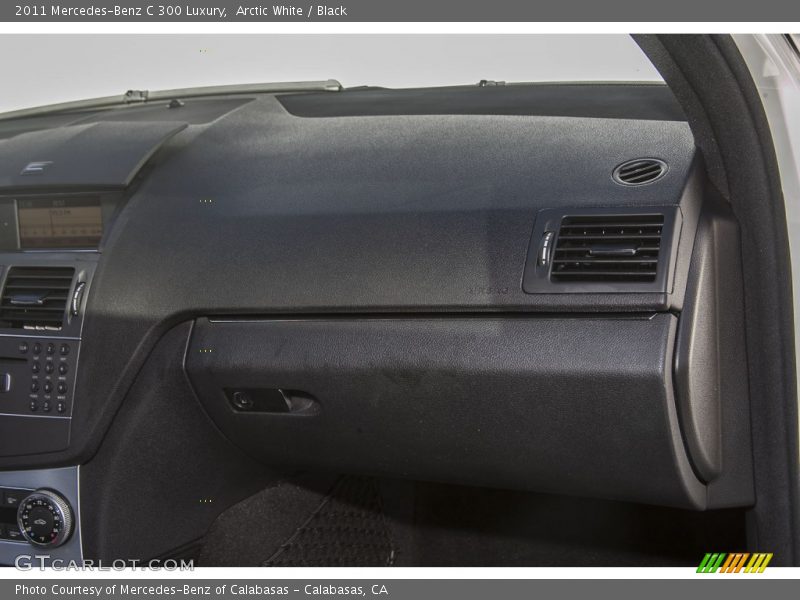 Arctic White / Black 2011 Mercedes-Benz C 300 Luxury