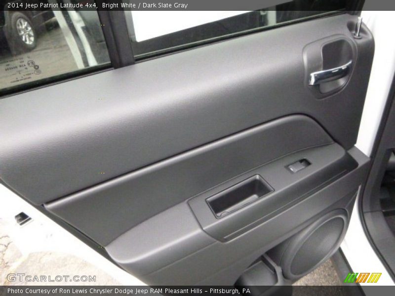 Bright White / Dark Slate Gray 2014 Jeep Patriot Latitude 4x4