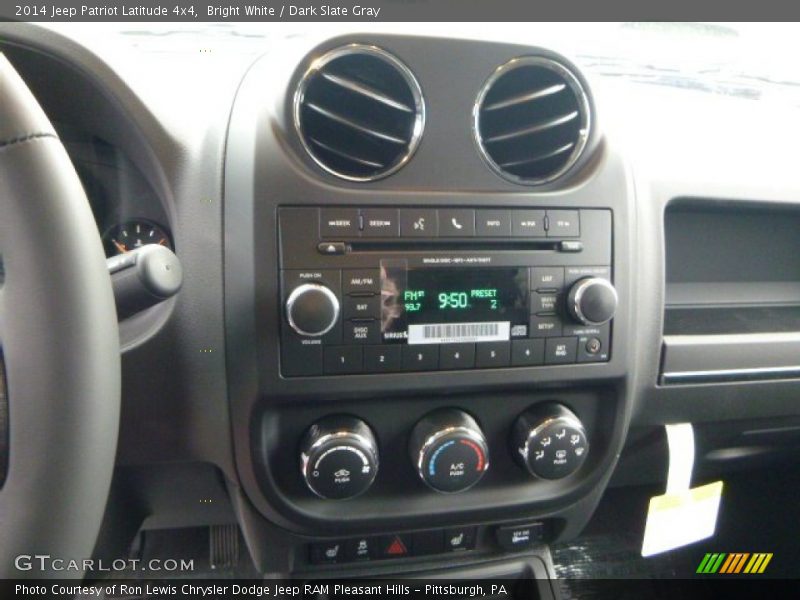 Bright White / Dark Slate Gray 2014 Jeep Patriot Latitude 4x4