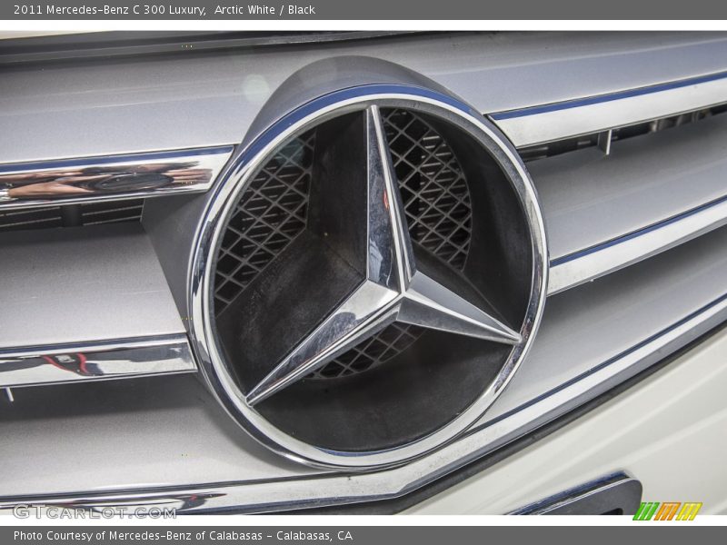 Arctic White / Black 2011 Mercedes-Benz C 300 Luxury