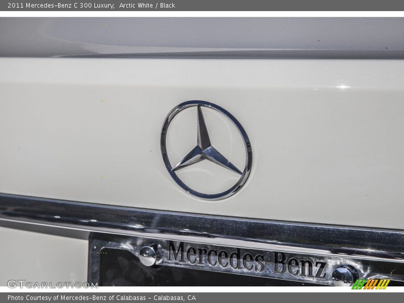Arctic White / Black 2011 Mercedes-Benz C 300 Luxury