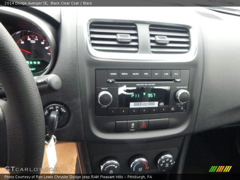 Black Clear Coat / Black 2014 Dodge Avenger SE