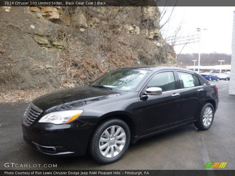 Front 3/4 View of 2014 200 Limited Sedan